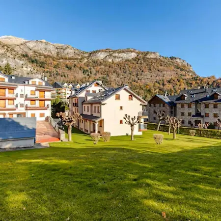 Ibon De Tebarray Apartment Escarrilla